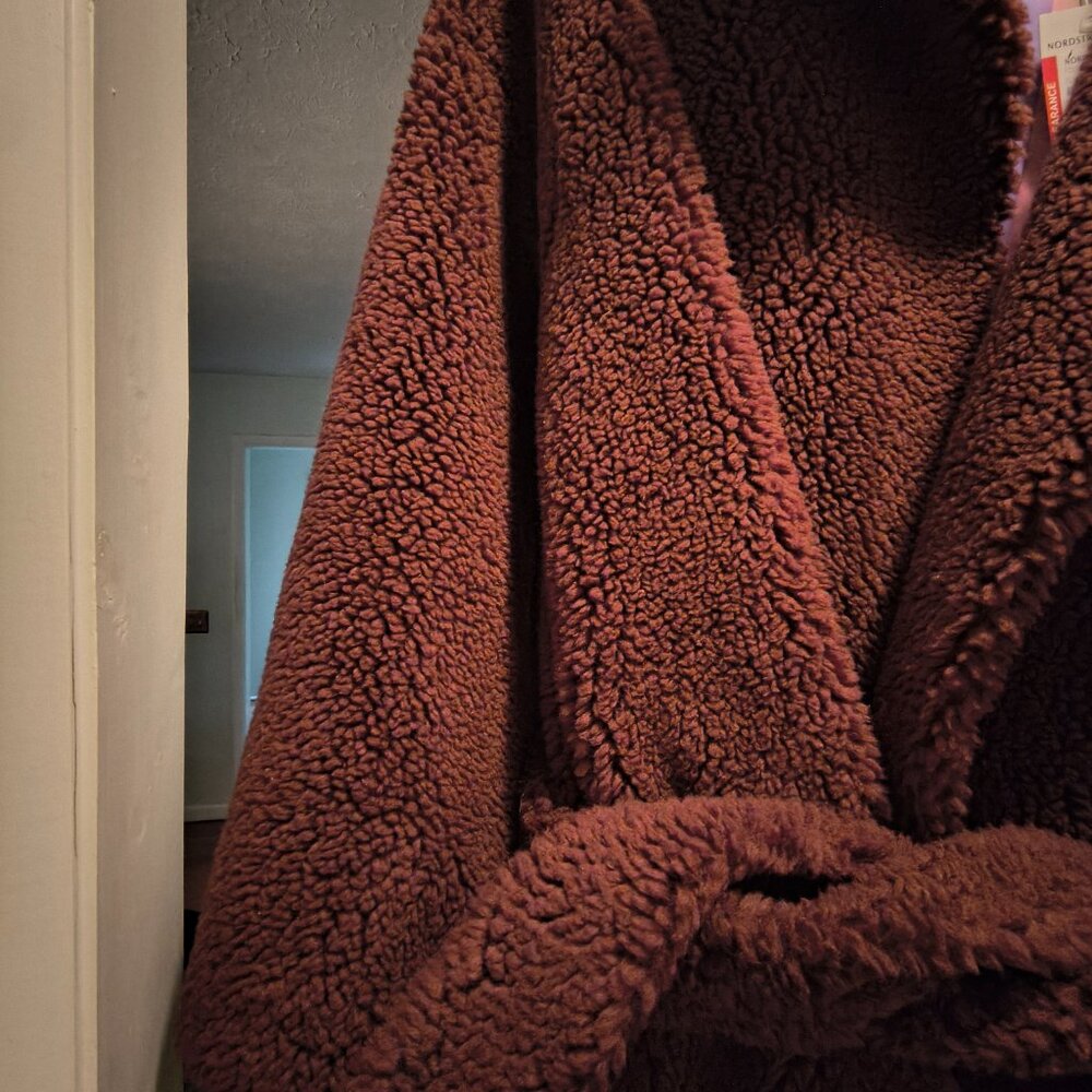 Apparis Coat - Picture 2 of 7